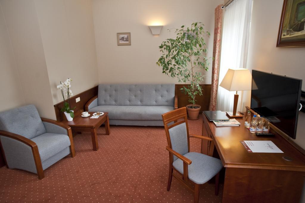 Eurohotel Swarzędz Kültér fotó
