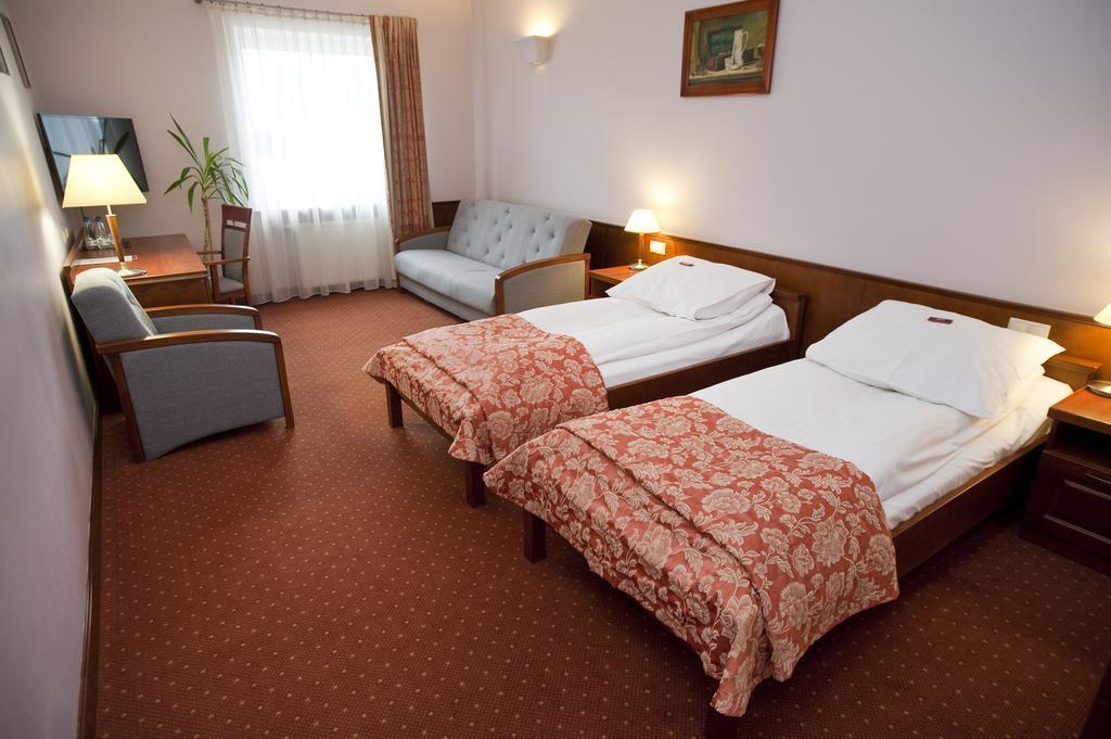 Eurohotel Swarzędz Kültér fotó